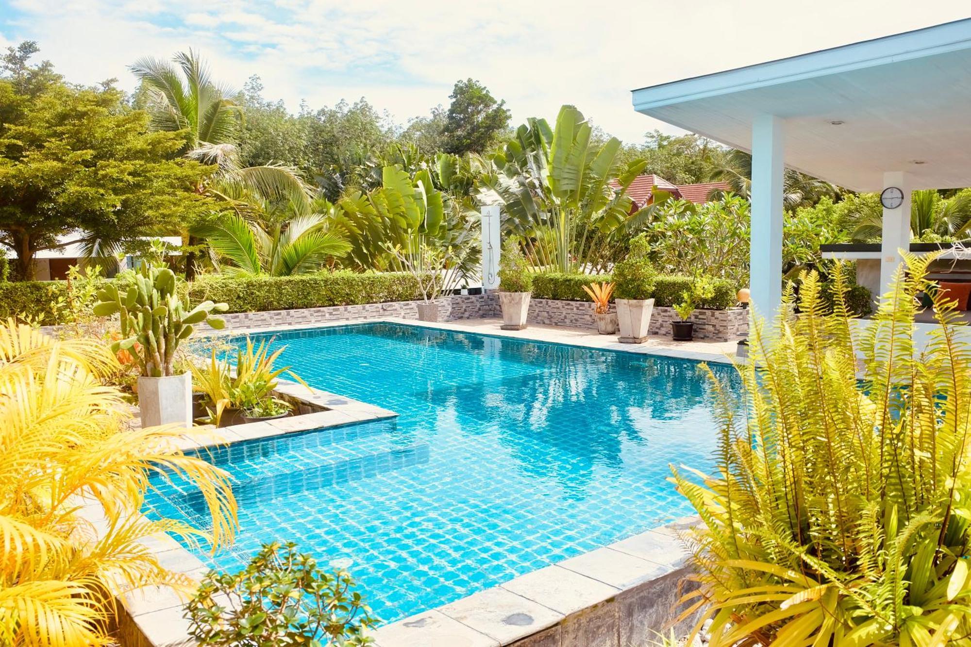 Destination39 Hotel Thalang Bagian luar foto